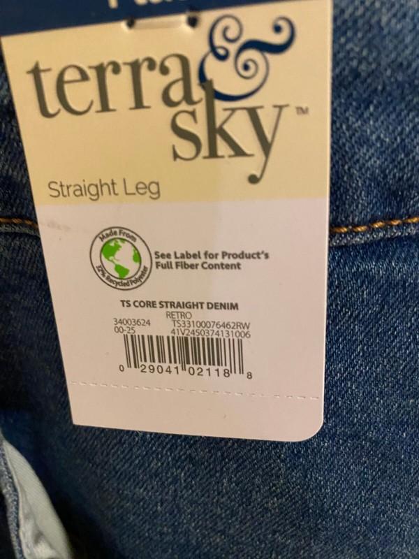 BRAND NEW WOMEN'S SIZE 24W TERRA & SKY STRAIGHT LEG JEANS