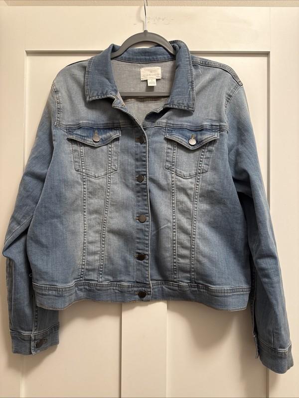 Caslon Women’s Size X Large Light Wash Blue Classic Denim Jacket EUC