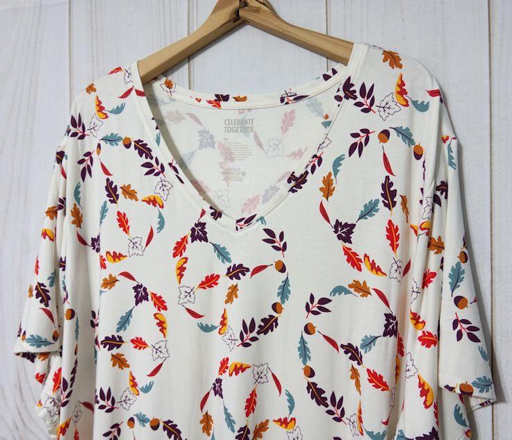 Celebrate Together V-Neck T-Shirt Women's 5X Lightweight Ivory Peace Leaves NEW
