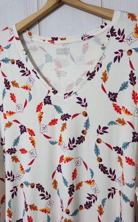 Celebrate Together V-Neck T-Shirt Women's 5X Lightweight Ivory Peace Leaves NEW