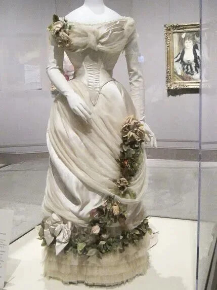 Champagne History Garment 3D Floral Wedding Dresses Bustle Victorian Ruched