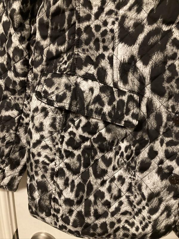 Chico's Black Label Black/Gray/White Snow Leopard Quilted Jacket Size 0(4/6) NWT