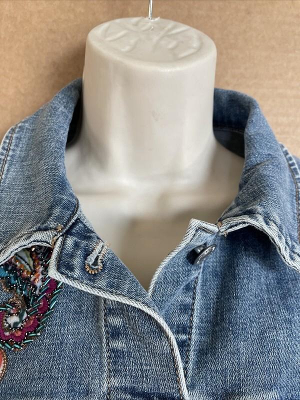 Chico’s Embroidered Beaded Oakleaf Indigo Denim Jean Jacket Size 1 (Med 8)