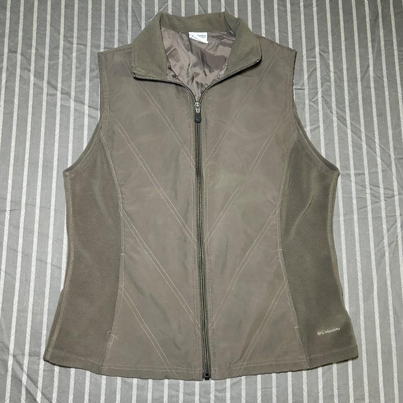 COLUMBIA Women's Full Zip Fleece Vest Size medium