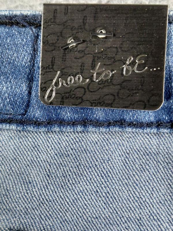 Earl Women's Jean Skirt Size 14 Blue Straight Stretch Knee Length Logo Denim