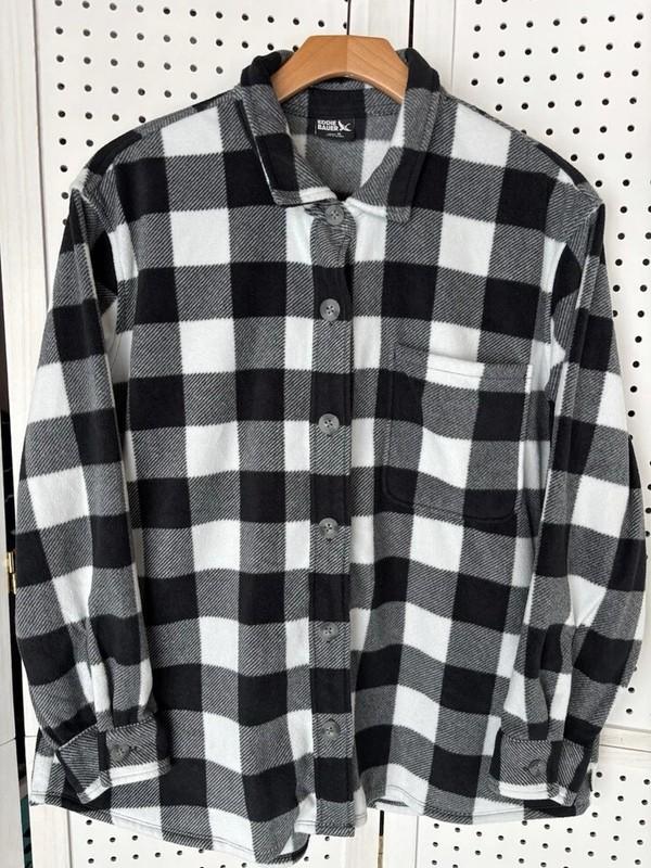 Eddie Bauer Women's Button-Up Shirt I61