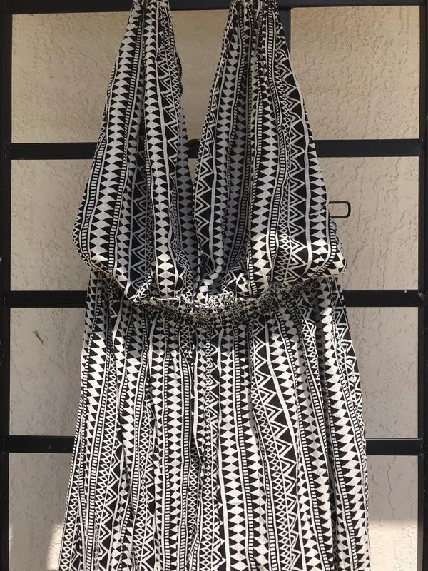 Elan Women's Ivory Black Geometric Print Halter Jumpsuit Size Medium