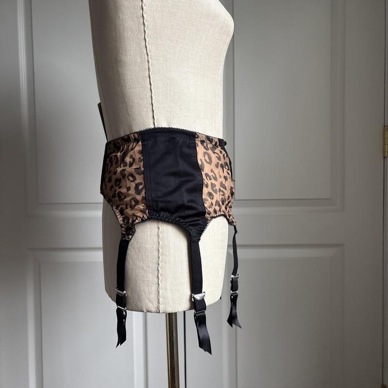 Empress Leopard Garter Belt With 6 Straps And Metal Garter Grips Secrets In Lace
