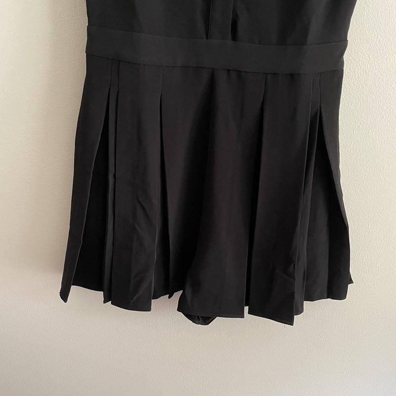 English Factory Women Size M Black Preppy Collared Sleeveless Pleated Romper NWT