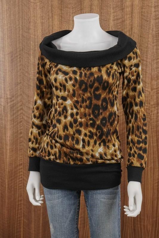 FASHION MAGAZINE Size M Pullover Long Sleeve Leopard Sweater
