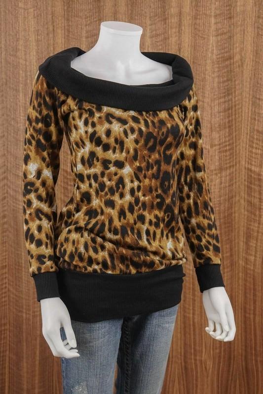 FASHION MAGAZINE Size M Pullover Long Sleeve Leopard Sweater