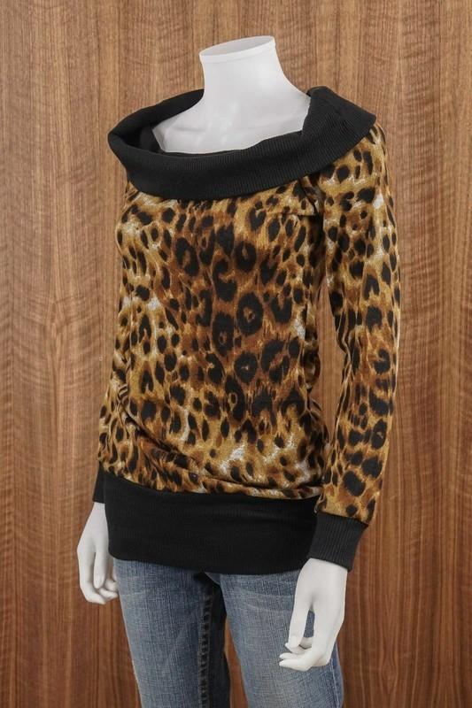FASHION MAGAZINE Size M Pullover Long Sleeve Leopard Sweater