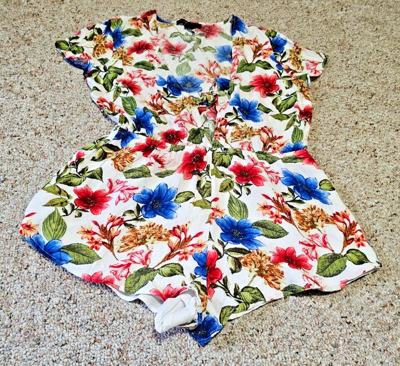 Forever 21 Womens Romper Playsuit multicolor floral Sleeveless M