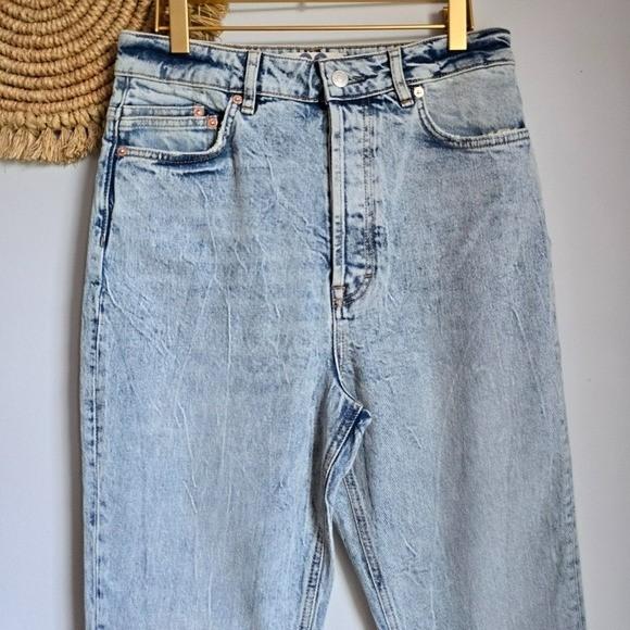 Free People We The Free Zuri High Waist Lived In Light Wash Mom Jeans SZ 29