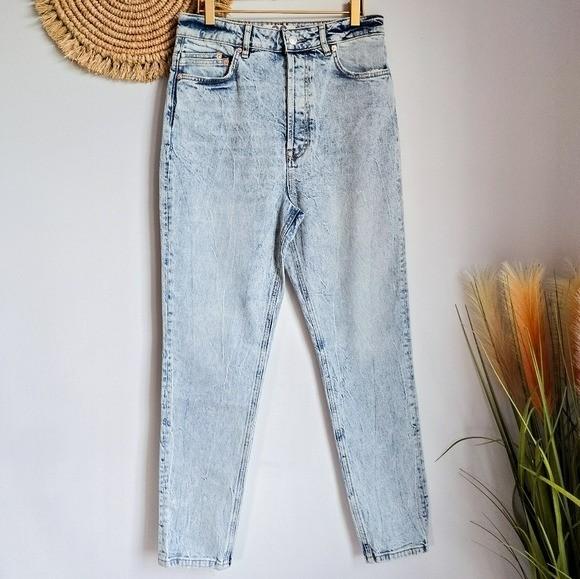 Free People We The Free Zuri High Waist Lived In Light Wash Mom Jeans SZ 29