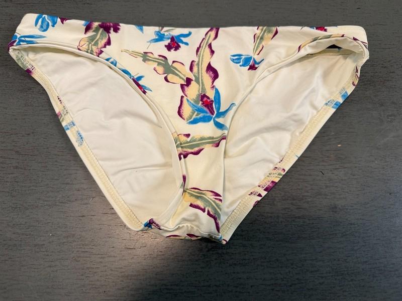 full cut NEW white floral L SPACE swimsuit bikini bottom size small