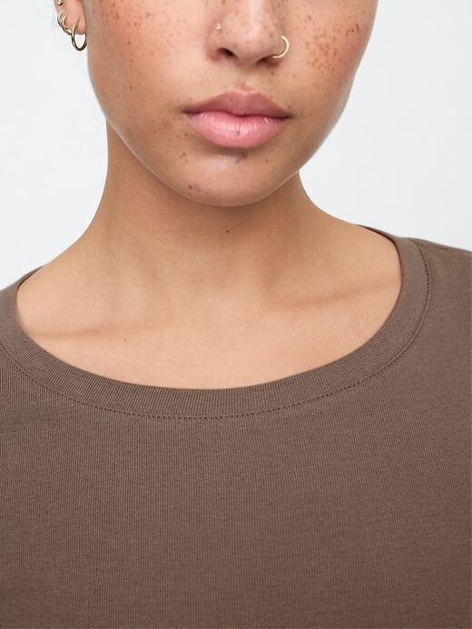 GAP Women's Favorite Cotton/Modal Crewneck T-Shirt- Plymouth Rock-Size L