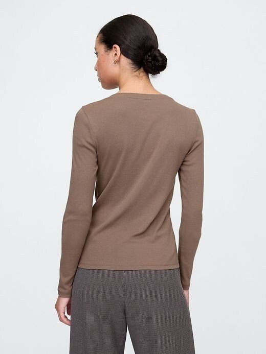 GAP Women's Favorite Cotton/Modal Crewneck T-Shirt- Plymouth Rock-Size L