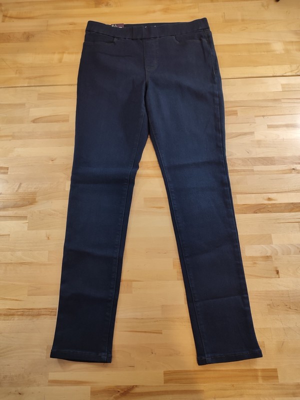 Gloria Vanderbilt Ladies' Pull On Comfort Jean Slimming Blue Size 8 29" Inseam