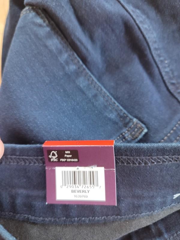 Gloria Vanderbilt Ladies' Pull On Comfort Jean Slimming Blue Size 8 29" Inseam