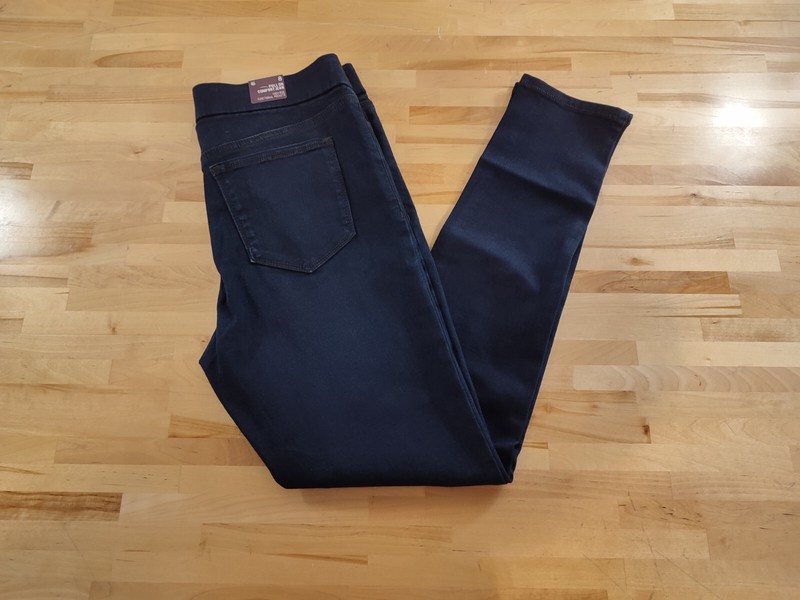Gloria Vanderbilt Ladies' Pull on Comfort Jean Slimming Blue Size 8 29" Inseam