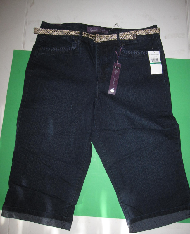 Gloria Vanderbilt Size 12 Women Marnie DK Blue Denim Skimmer/Capri Preston Wash