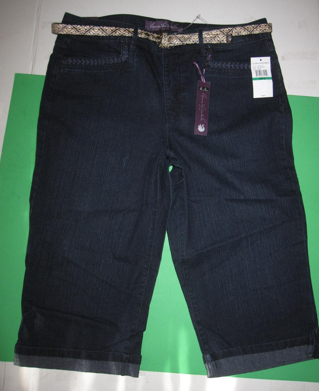 Gloria Vanderbilt Size 12 Women Marnie DK Blue Denim Skimmer/Capri Preston Wash
