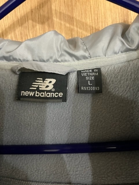 Gray Woman's New Balance Jacket Hood Large EUC Warm Quilted & Fleece-zip Pockets