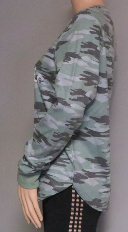 GREAT WOLF LODGE SWEATSHIRT CAMO GREEN CREW NECK PULL OVER Choose Size