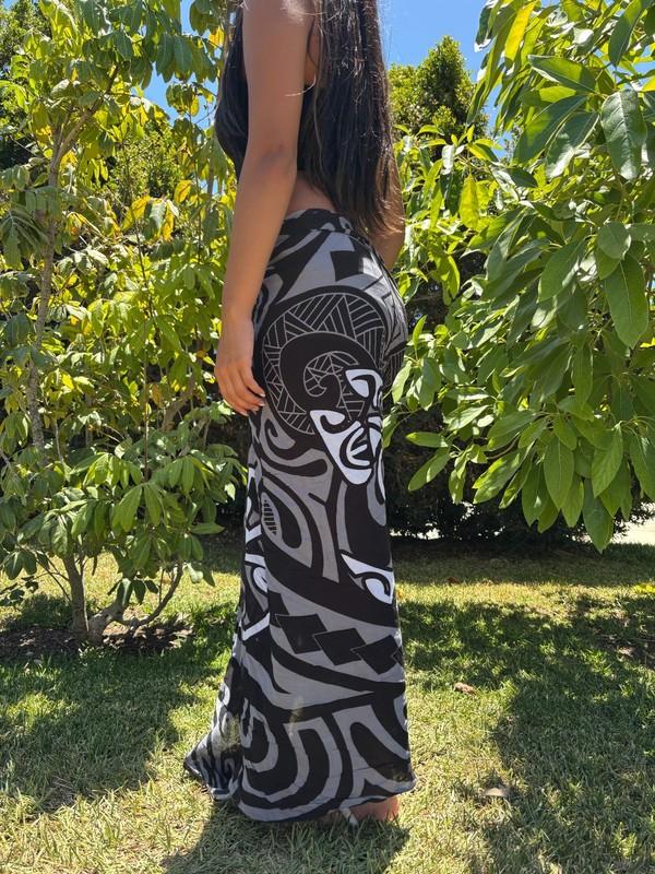 Hawaiian Design Sarong Black White Tribal Hibiscus Honu Wrap Beach Pareo Dress