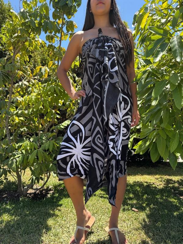 Hawaiian Design Sarong Black White Tribal Hibiscus Honu Wrap Beach Pareo Dress