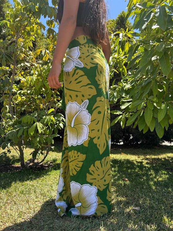 Hawaiian Design Sarong Green Yellow Tribal Hibiscus Wrap Beach Pareo Dress