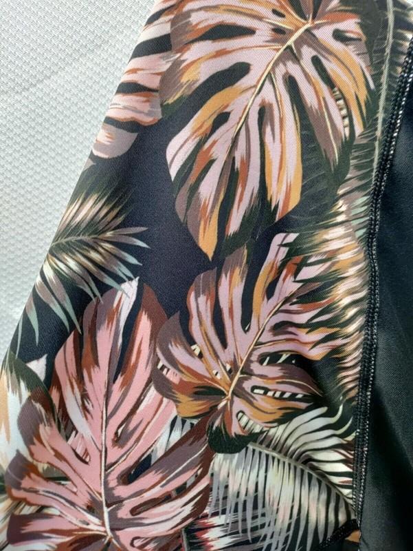 Hurley Swim Shirt Women’s Size M L/S Black Rash Guard Scattered Palm UPF 50