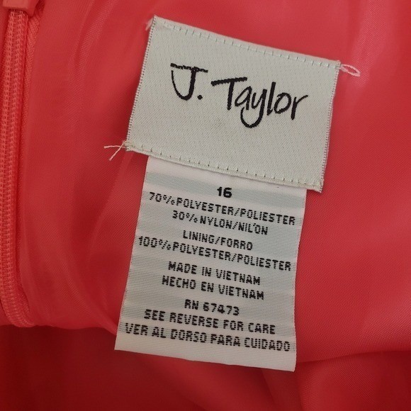 J Taylor Peach Coral Sleeveless Round Neckline Knee Length Dress Size 16