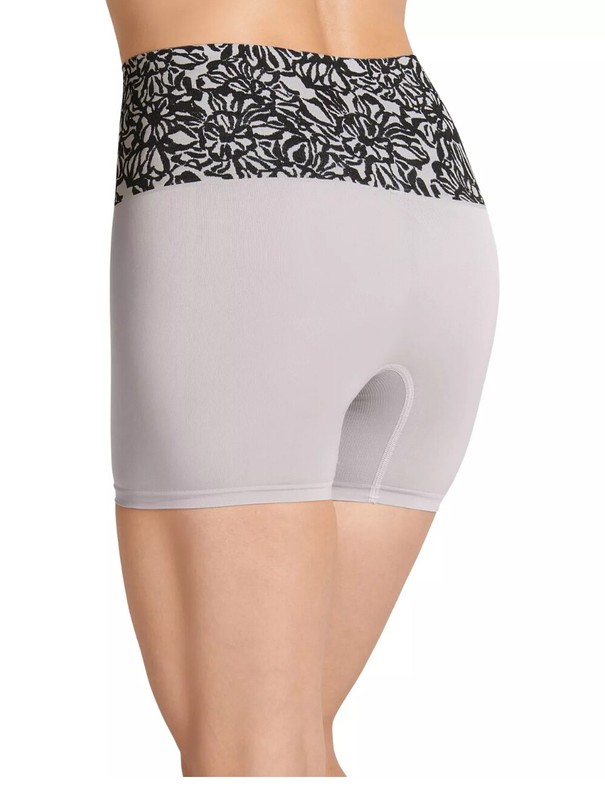 Jockey Essentials Women Seamfree 360 Slimming Short Soft & Smooth Cool & Comfy