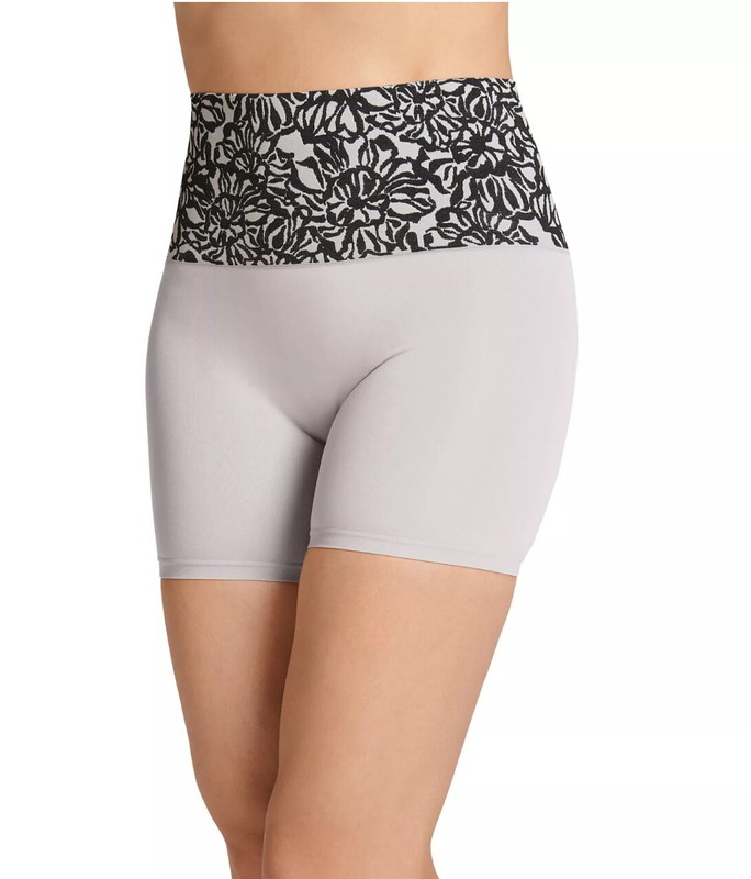Jockey Essentials Women Seamfree 360 Slimming Short Soft & Smooth Cool & Comfy