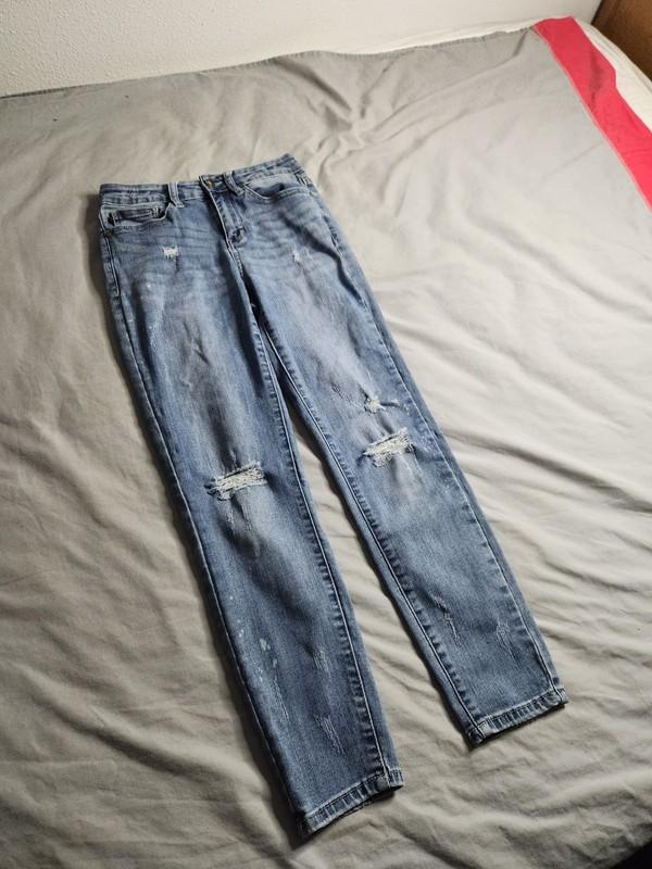 Judy Blue Relaxed Fit Jeans Womens Sz 27x26 Medium Wash Mid Rise Distressed EUC