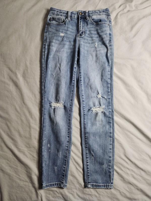 Judy Blue Relaxed Fit Jeans Womens Sz 27x26 Medium Wash Mid Rise Distressed EUC