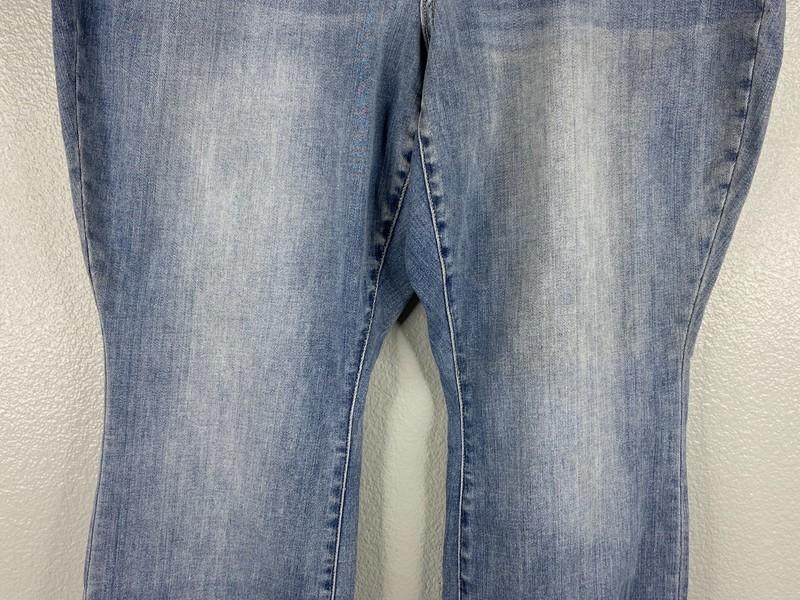 Judy Blue Women 18W Jeans Boyfriend Fit Mid Rise Distressed NWT