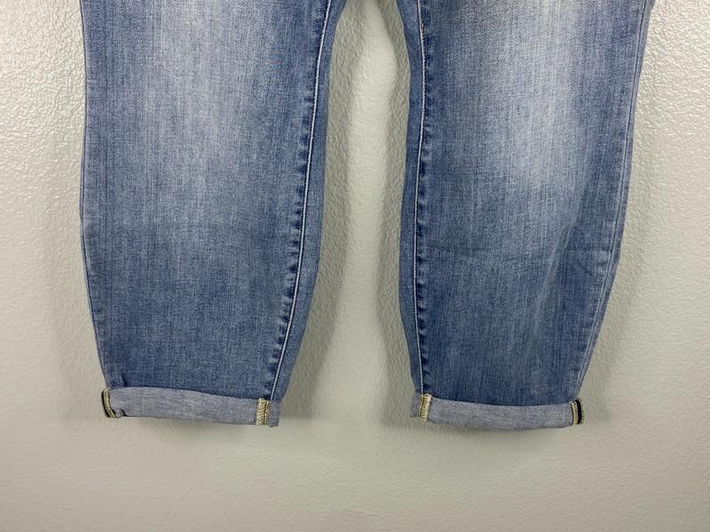 Judy Blue Women 18W Jeans Boyfriend Fit Mid Rise Distressed NWT