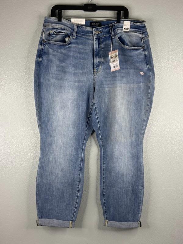 Judy Blue Women 18W Jeans Boyfriend Fit Mid Rise Distressed NWT