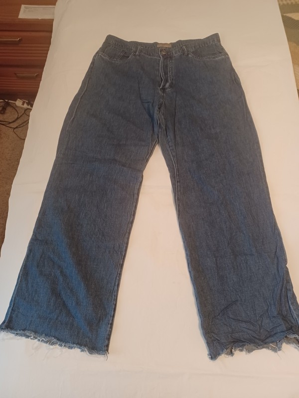 Kut From The Kloth Maggie Wide Drape Leg Jeans 12 Cotton Linen Blend Frayed Leg