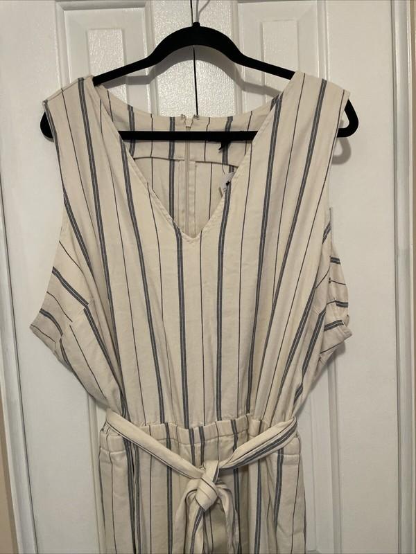 Lane Bryant Jumpsuit With Elastic Waist Size 26 Ivory & Blue NWT