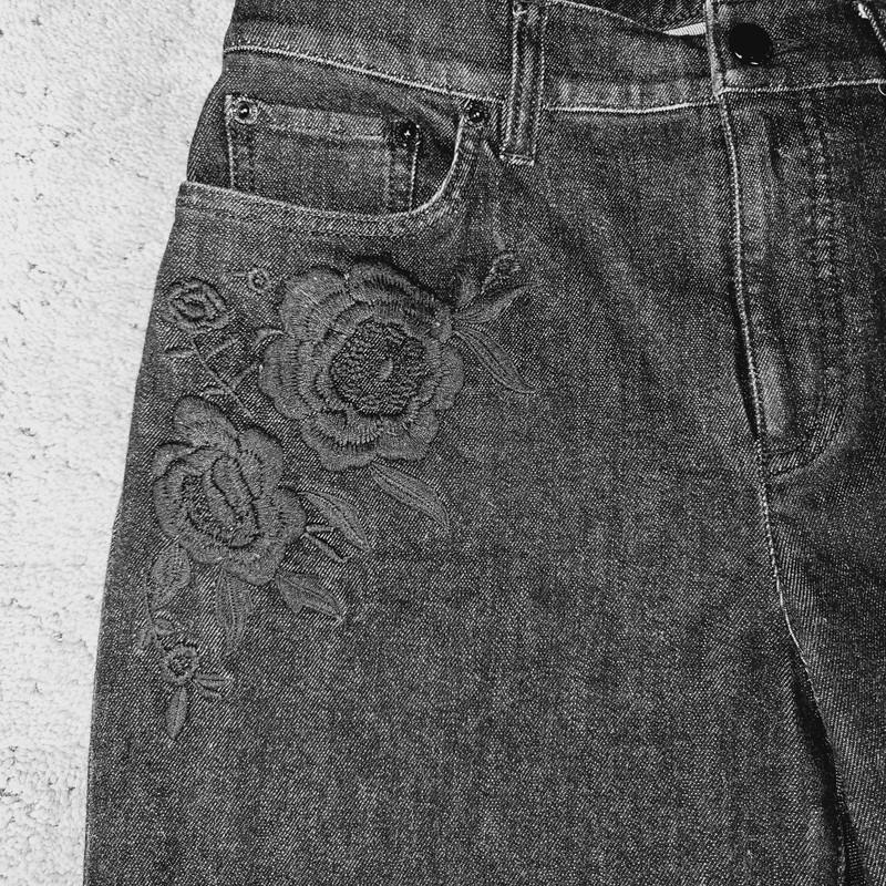 Lauren Ralph Lauren Jeans Womens 6 Black Rose Embroidered Denim Skinny Curvy