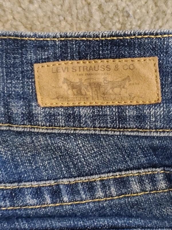 Levi's 542 Tilted Flare Low Rise Jeans Size 4 Flap Pockets VTG Y2K Distressed