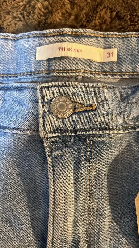 Levi's 711 Skinny Jeans Soft Sculpting Molding Light Wash 31 X 30 Size 12 NWT