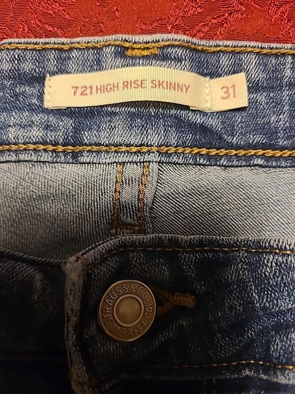 Levi’s 721 High Rise Skinny Jeans Stretch Women’s Size 31x30 Actual (31x29)