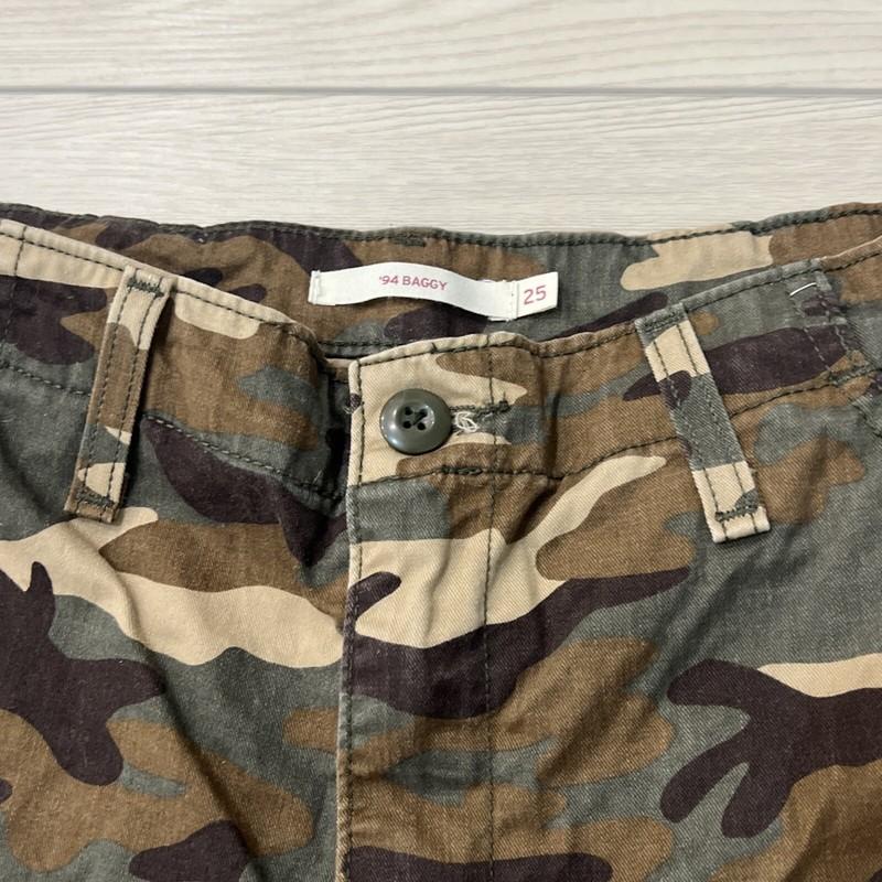 Levi's '94 Baggy High Waist Cargo Pants Women’s Camo Jeans Size 25