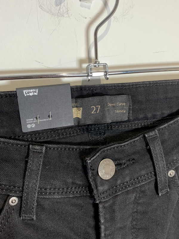 Levi's Jeans Demi Curve Skinny Black Denim Size 27 X 32 Womens Stretch NEW