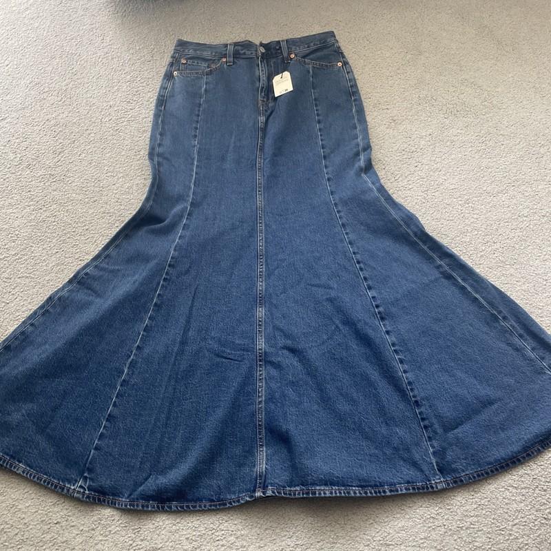 Levi’s Mermaid Maxi Long Flare Denim Skirt Premium Tag Size. 24W True Size 26’’W
